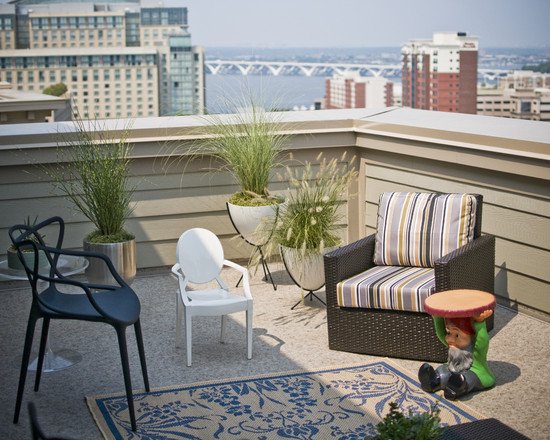 terrace-in-roof-garden-with-city-view